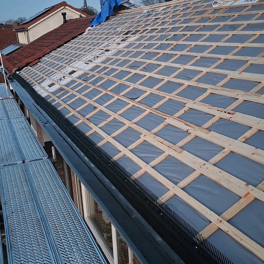 Dakrenovatie met isolatie en nieuwe dakbedekking